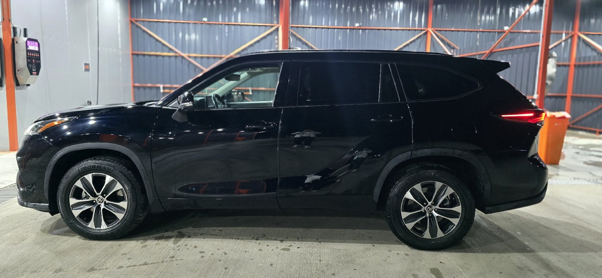 Toyota Highlander 2021 — photo 2