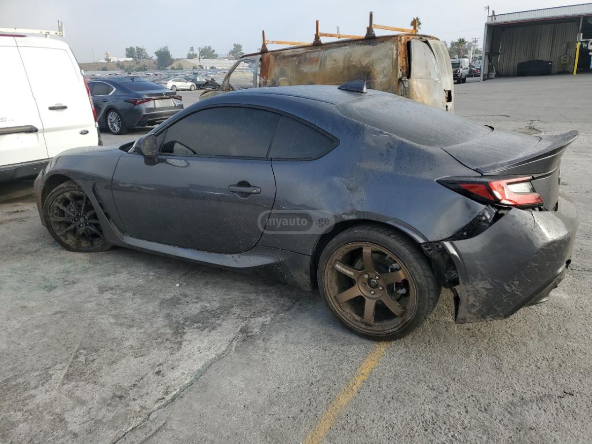 Toyota Progres 2023 — photo 2