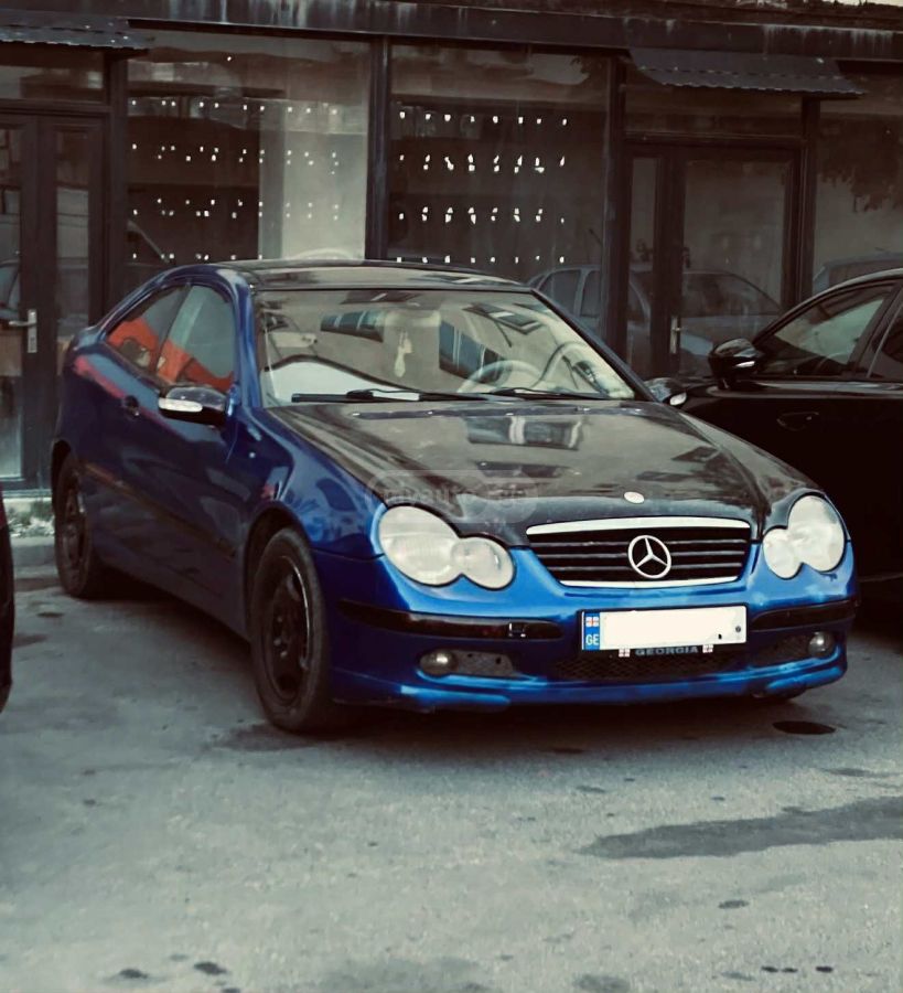 Mercedes-Benz C 230