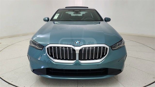 BMW 540 2025 — photo 2