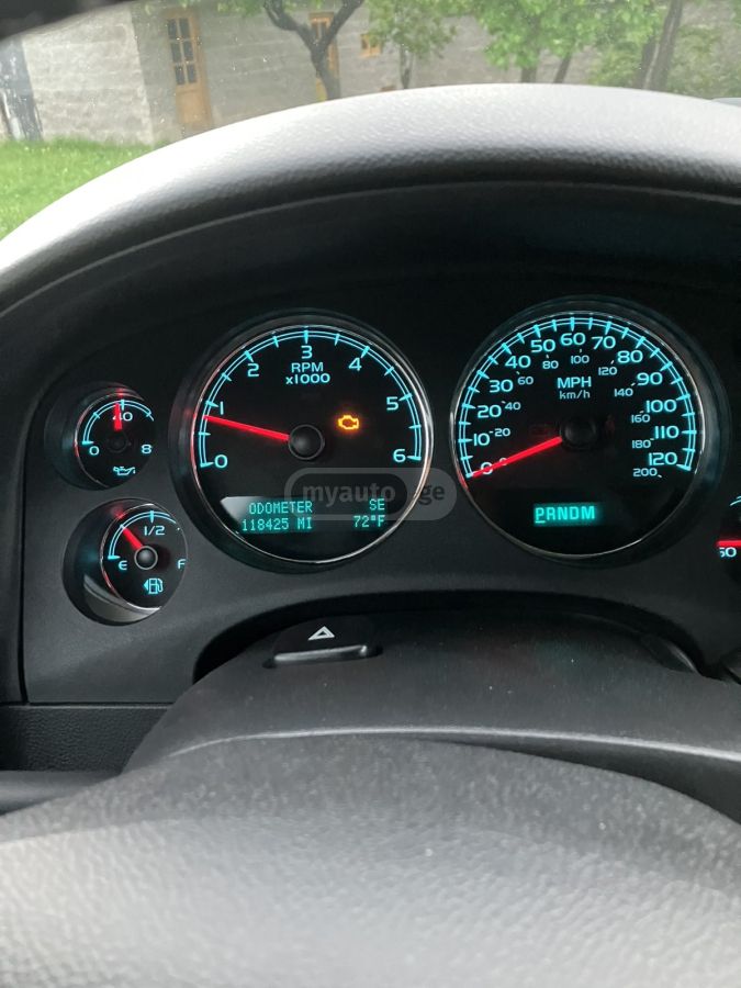 Chevrolet Tahoe 2012 — photo 2