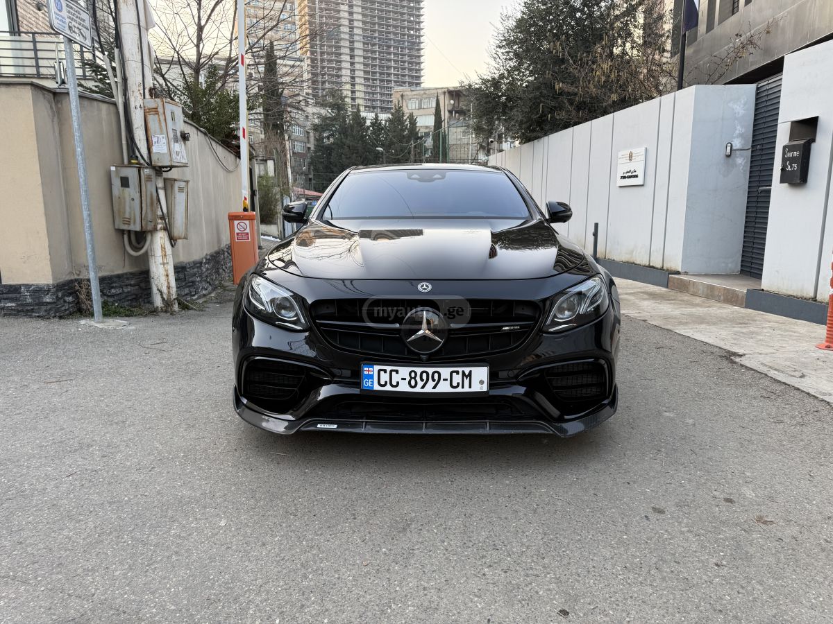 Mercedes-Benz E 63 AMG 2019 — photo 2