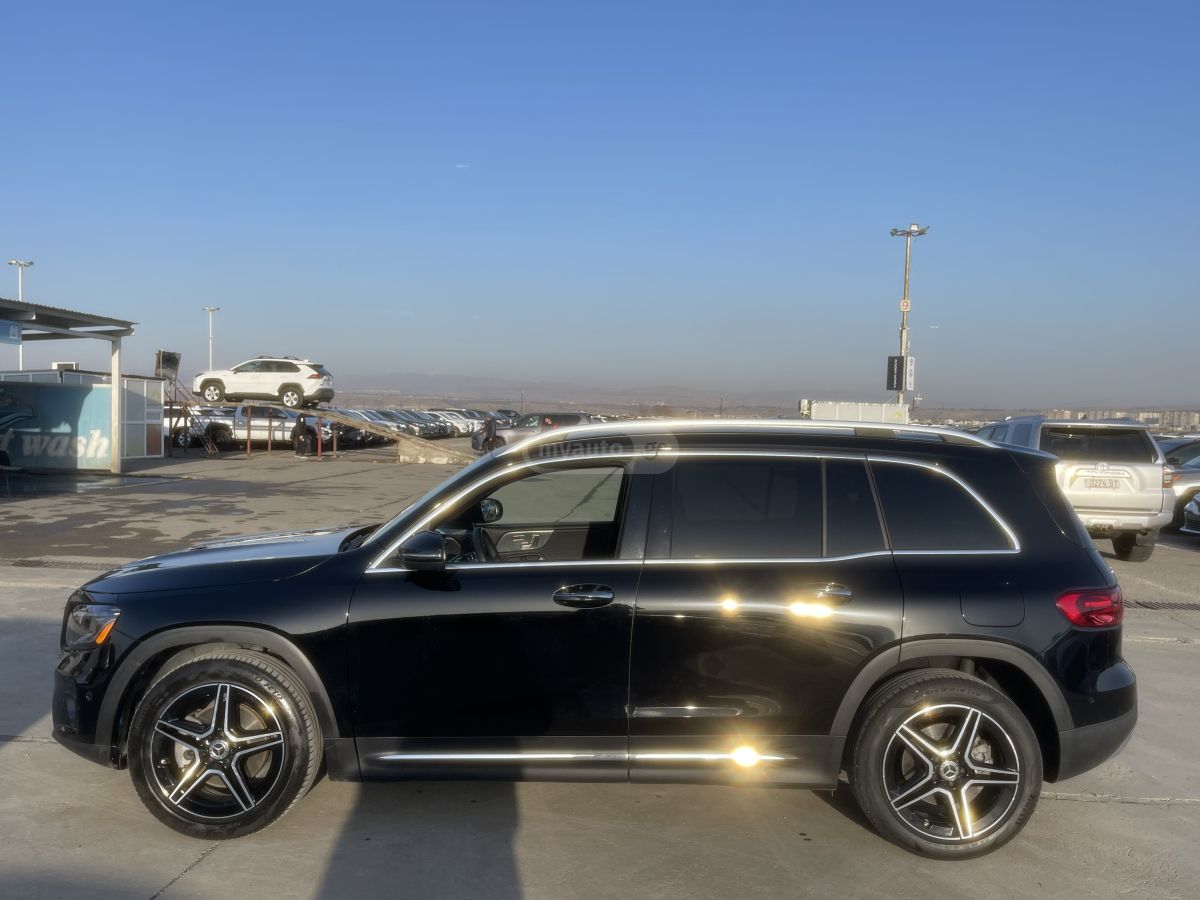 Mercedes-Benz GLB 250 2023 — photo 2