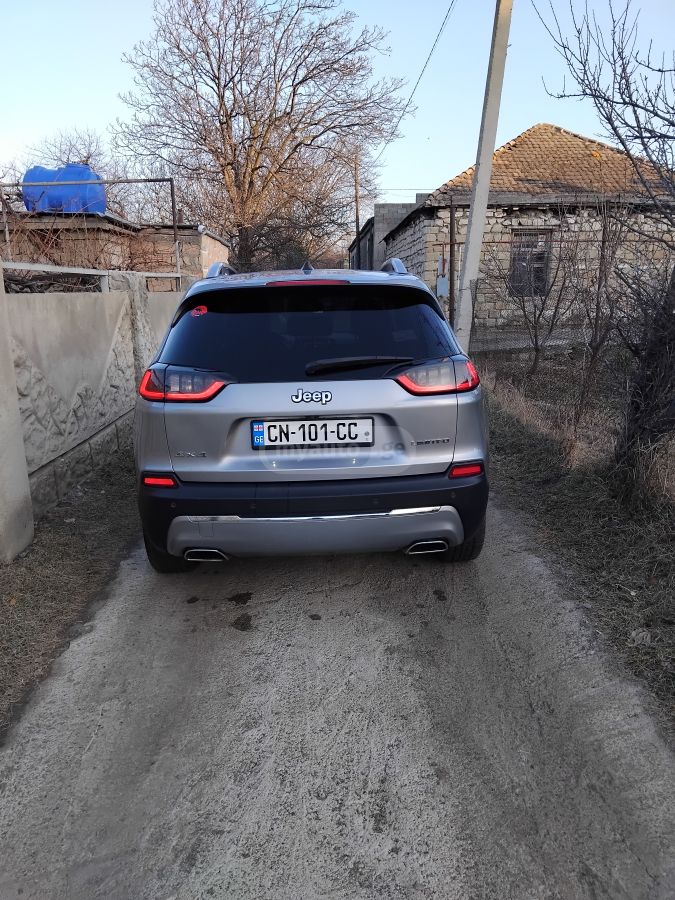 Jeep Cherokee 2018 — photo 2