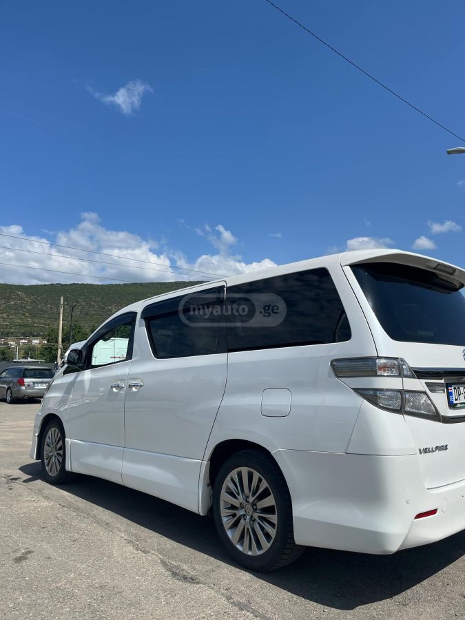 Toyota Vellfire 2013 — photo 2
