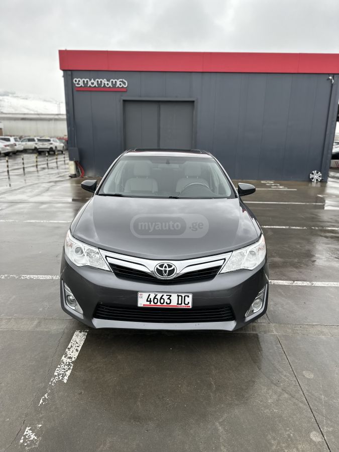 Toyota Camry 2014 — photo 2