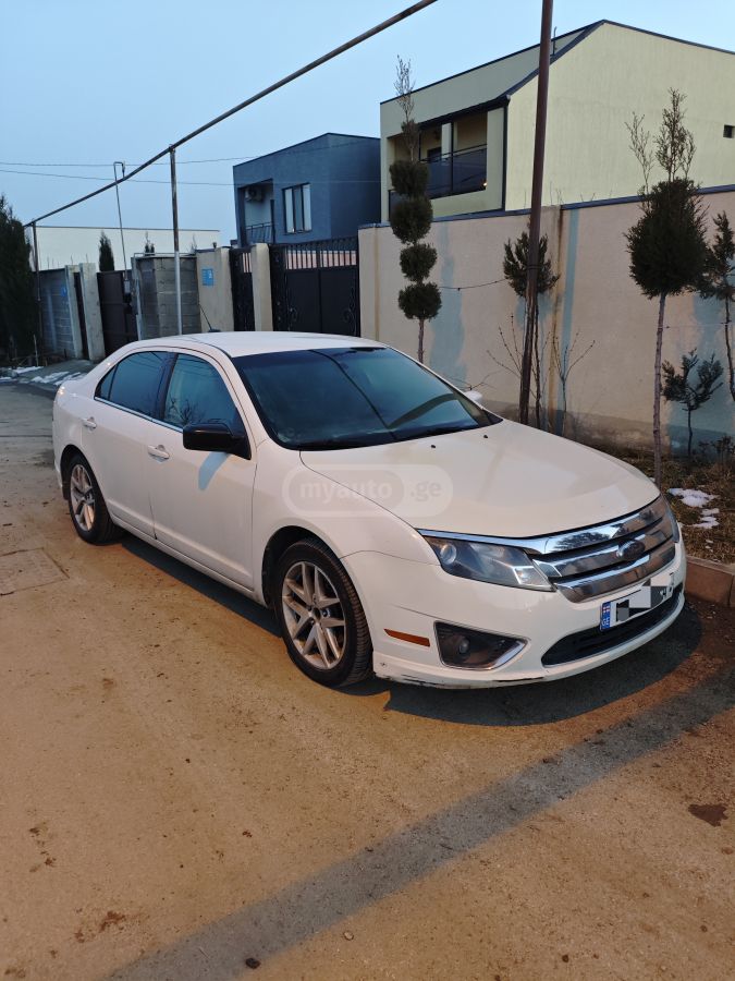 Ford Fusion 2010 — photo 2