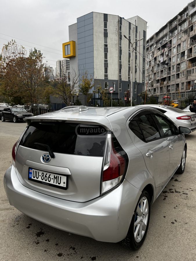 Toyota Aqua 2015 — photo 2