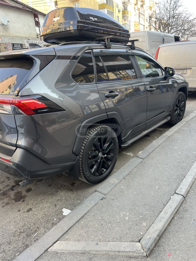Toyota RAV 4 2020 — photo 2
