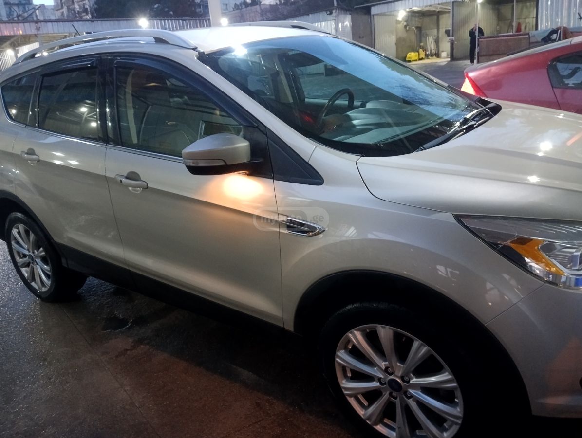 Ford Escape 2018 — photo 2