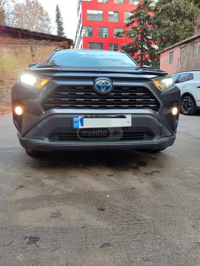Toyota RAV4 2019 — photo 2