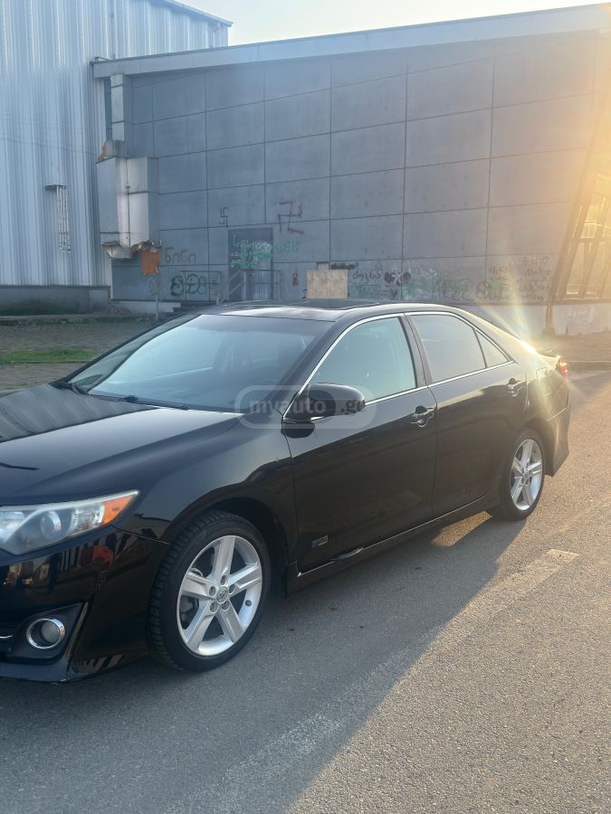 Toyota Camry 2014 — photo 2