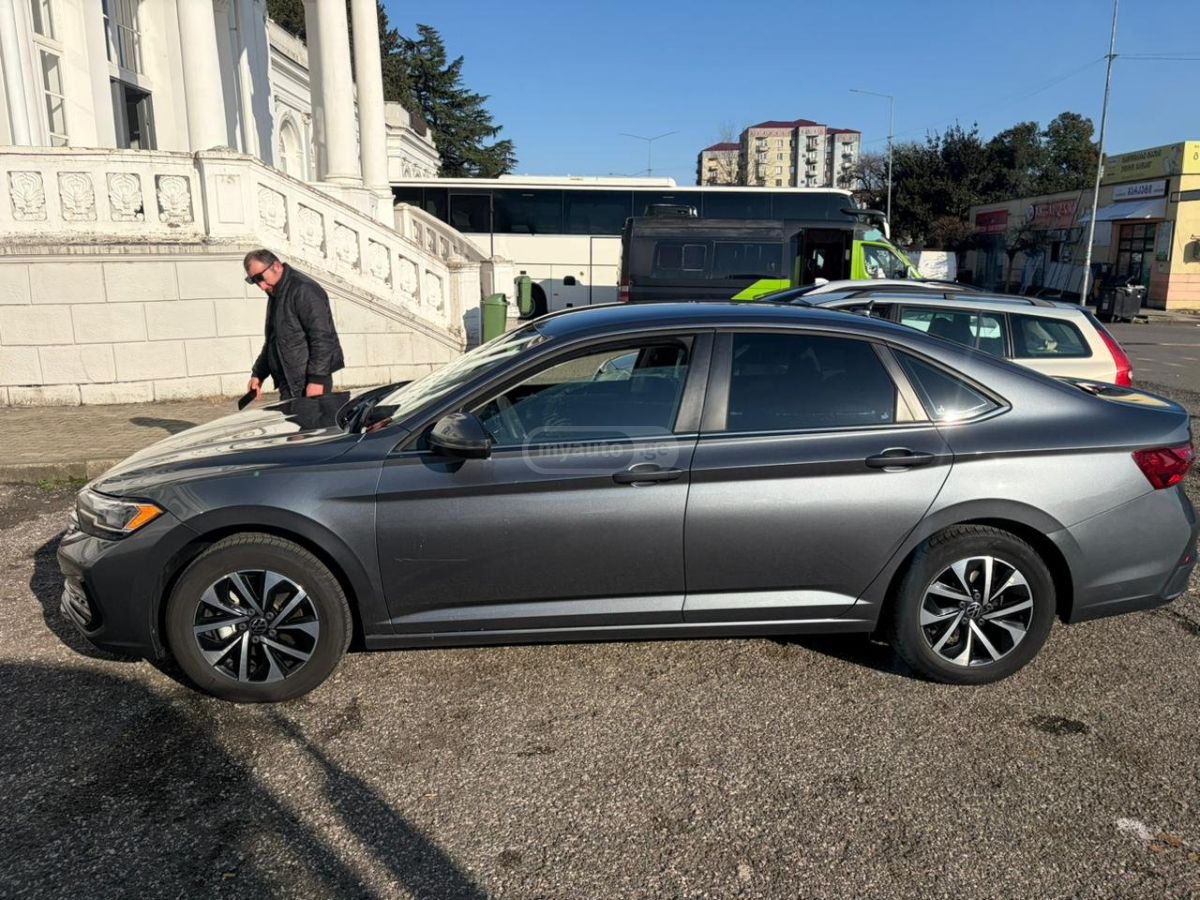 Volkswagen Jetta 2022 — photo 2