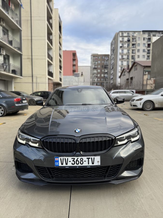 BMW 330