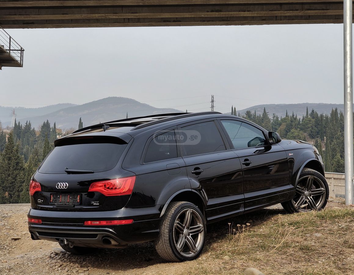 Audi Q7 2015 — photo 2