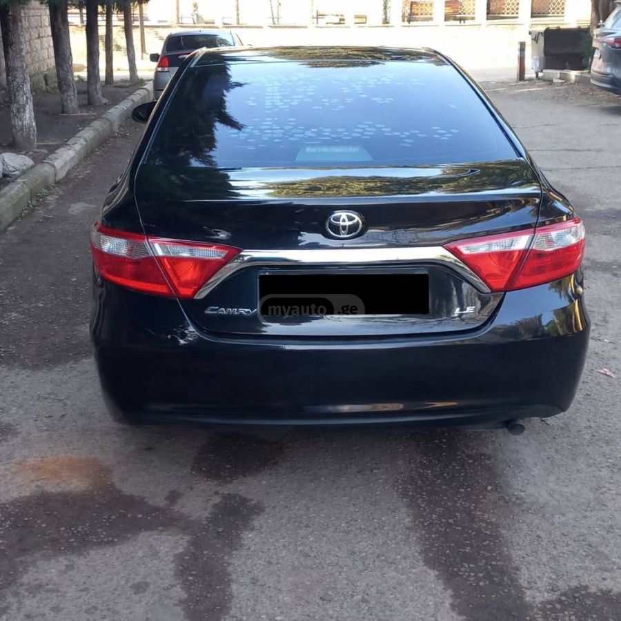 Toyota Camry 2017 — photo 2