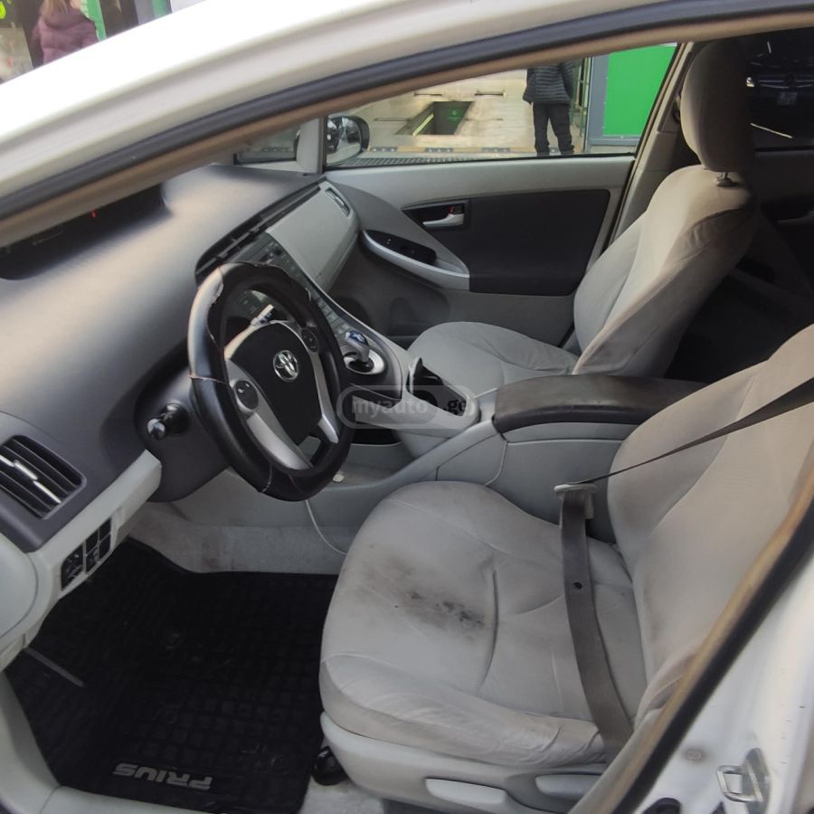 Toyota Prius 2010 — photo 2