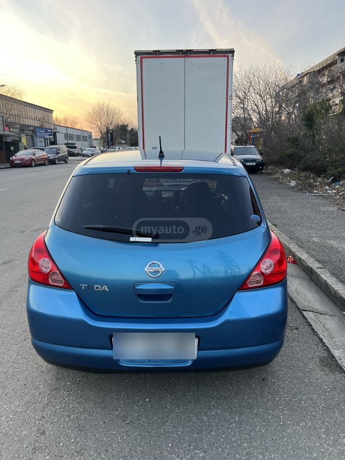 Nissan Tiida 2004 — photo 2