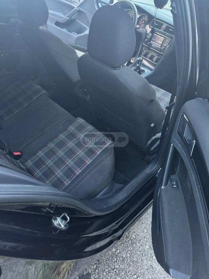 Volkswagen GTI 2015 — photo 2