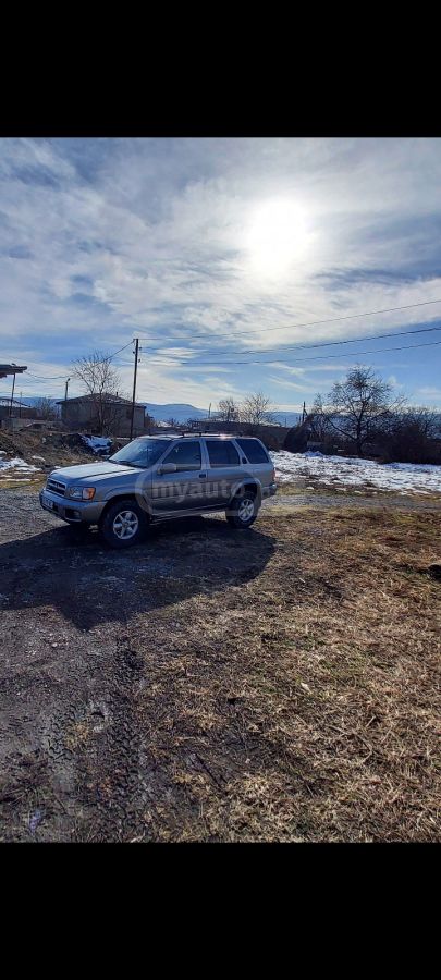 Nissan Pathfinder 2000 — photo 2