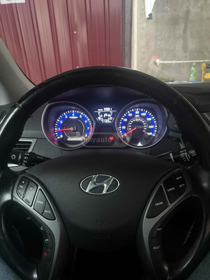Hyundai Elantra 2016 — photo 2