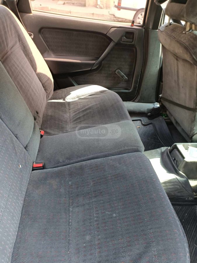 Opel Vectra 1994 — photo 2