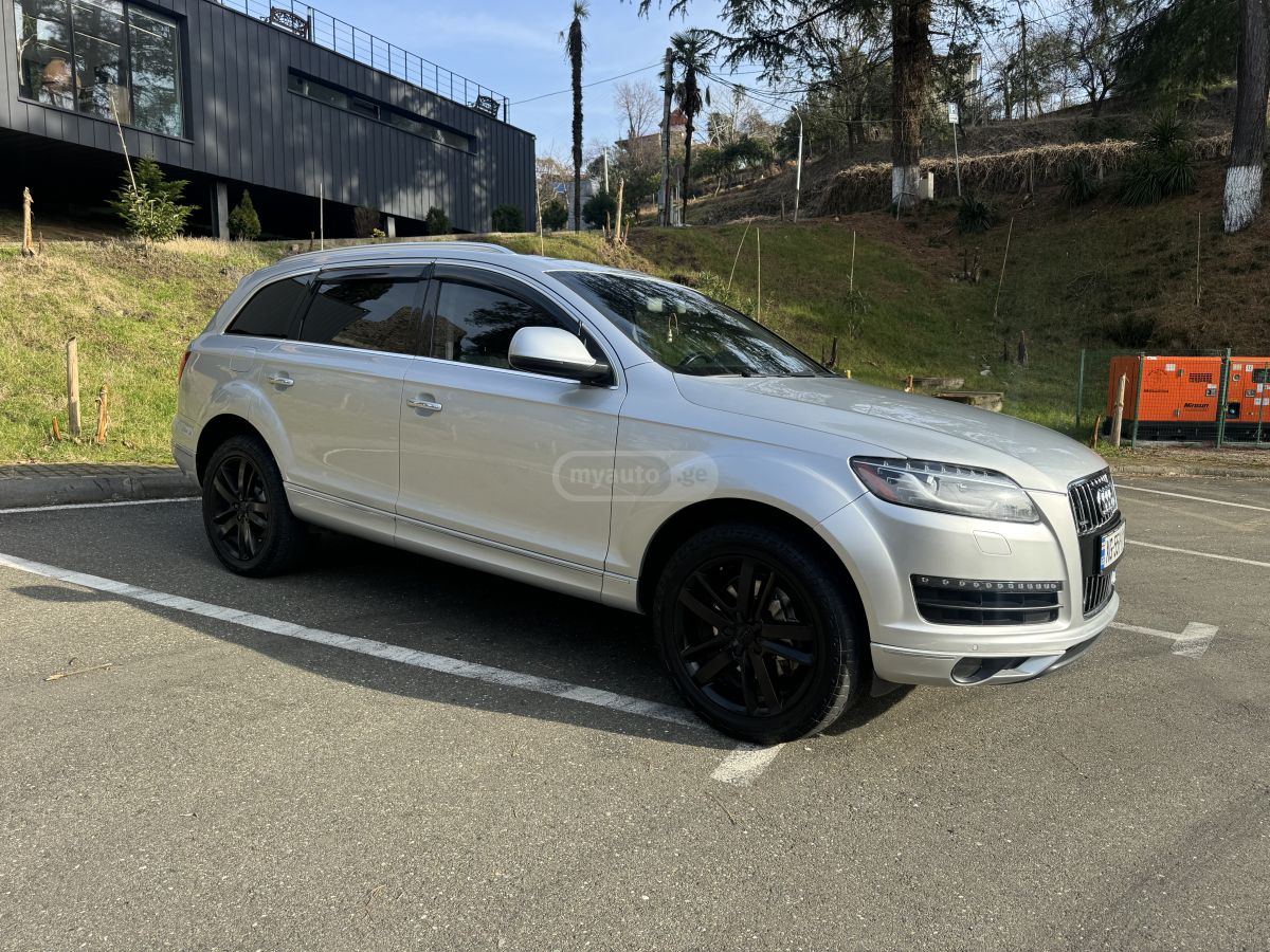 Audi Q7 2012 — photo 2