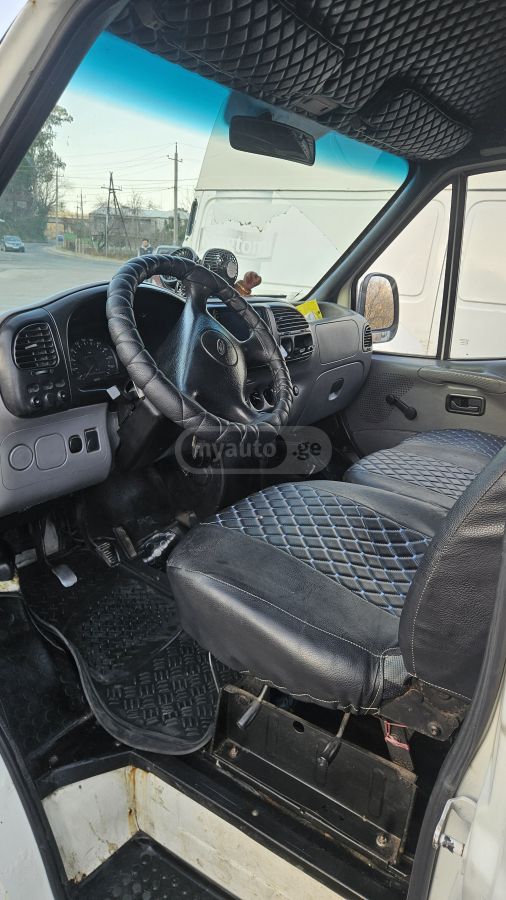 Ford Transit 2000 — photo 2