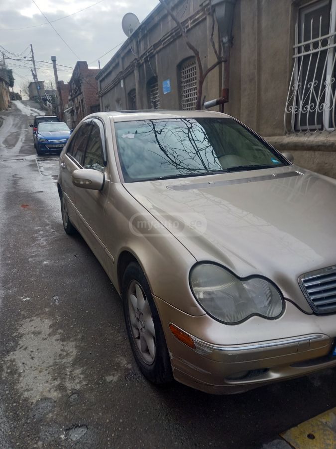 Mercedes-Benz C 400 2003 — photo 2