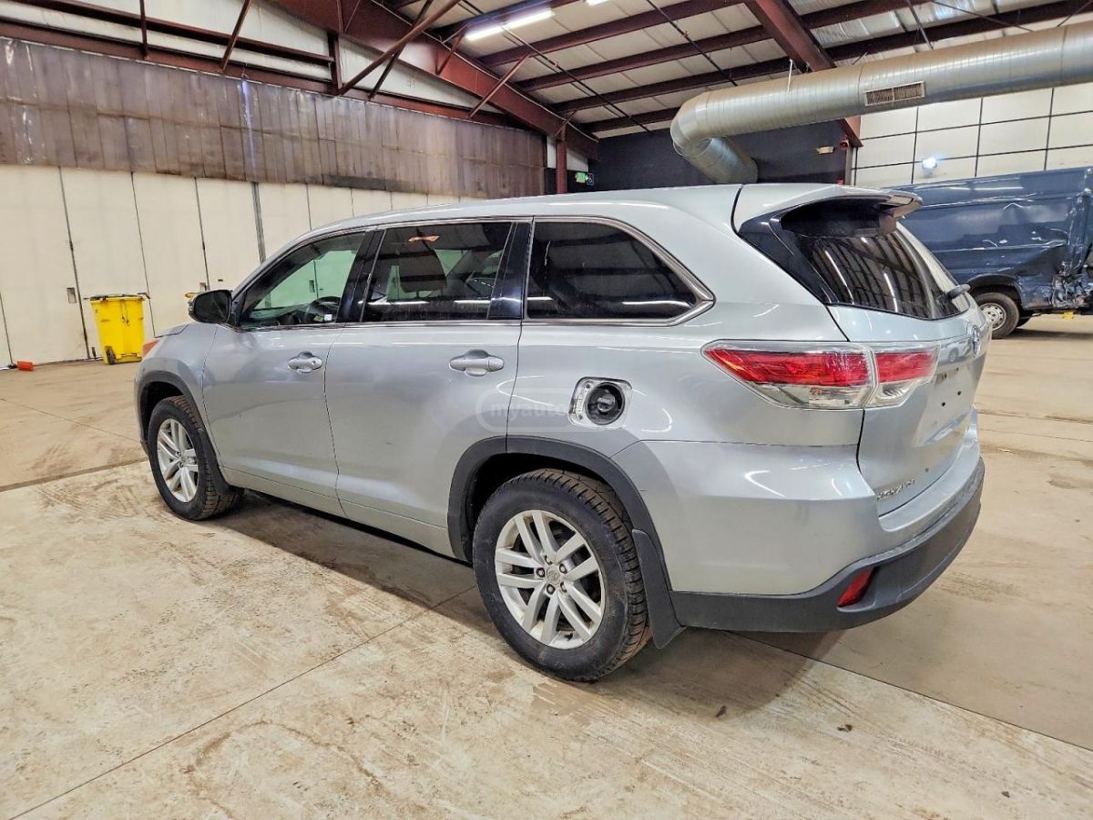 Toyota Highlander 2015 — photo 2