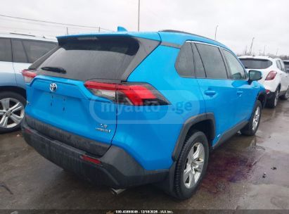 Toyota RAV4 2019 — photo 2