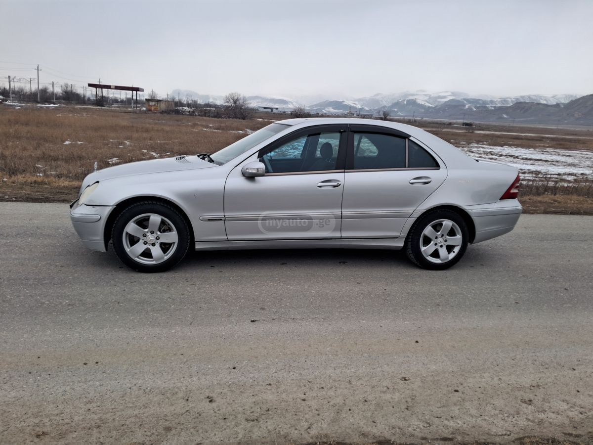 Mercedes-Benz C 230 2002 — photo 2