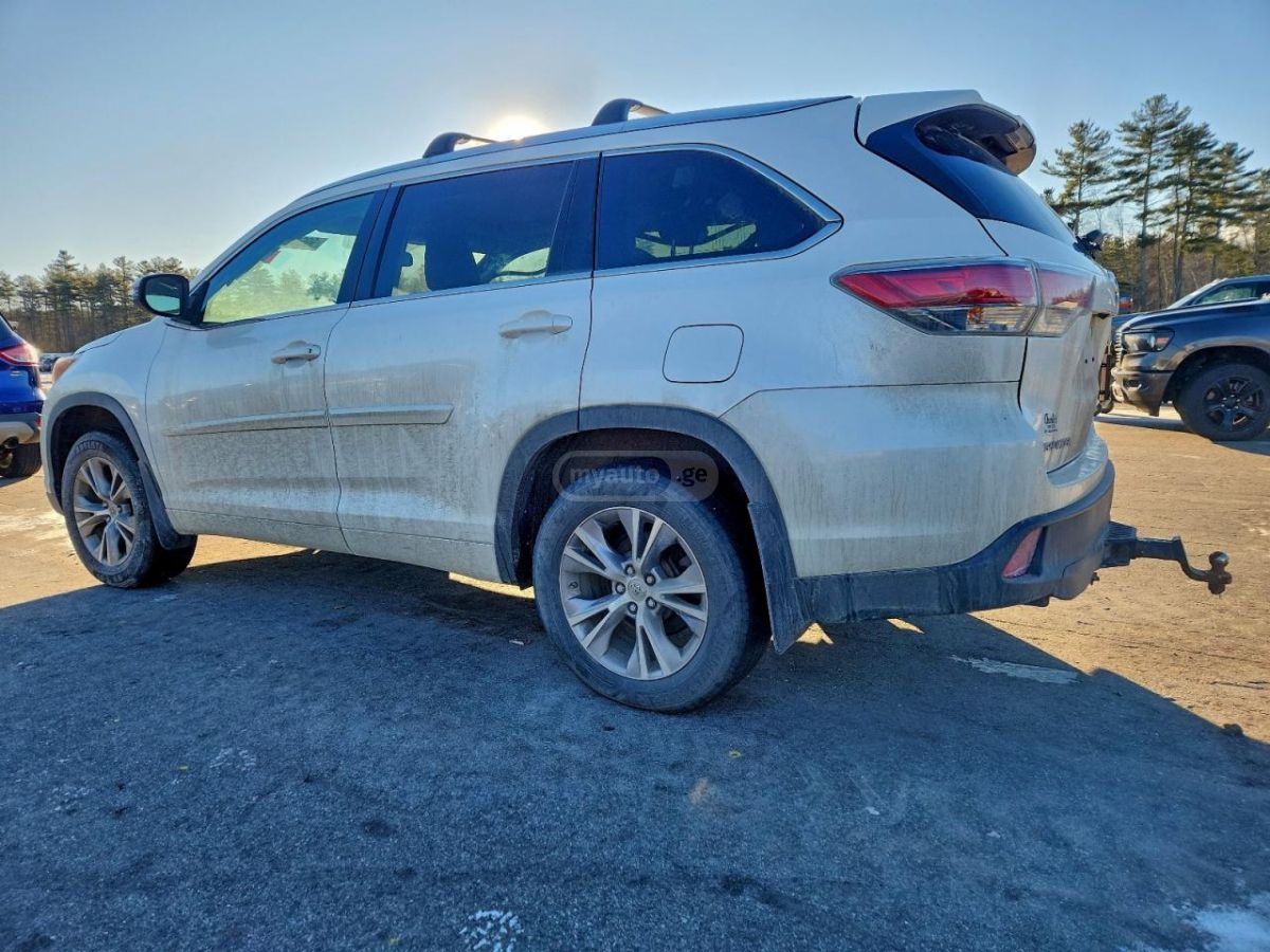 Toyota Highlander 2015 — photo 2
