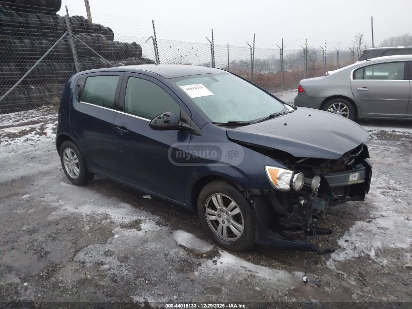 Chevrolet Sonic 2015 — photo 2