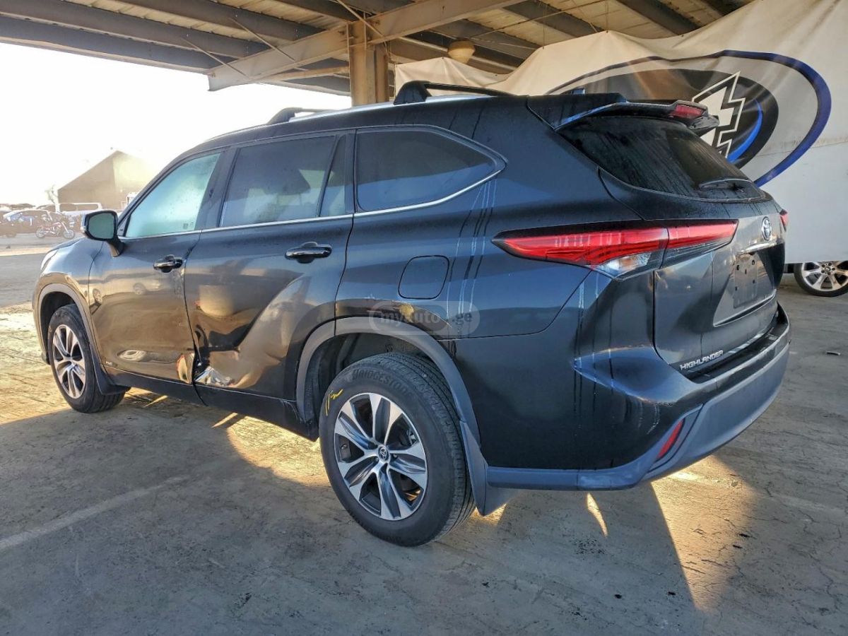 Toyota Highlander 2022 — photo 2