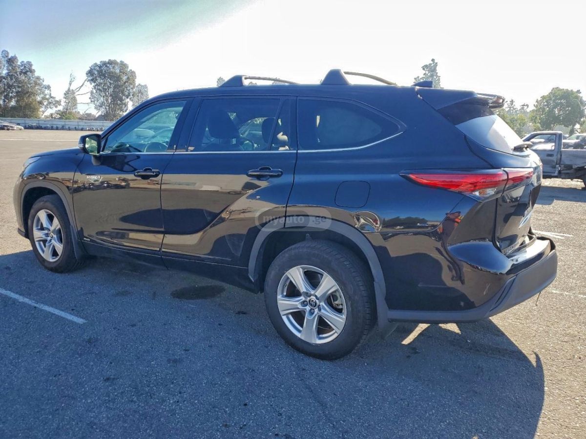 Toyota Highlander 2021 — photo 2