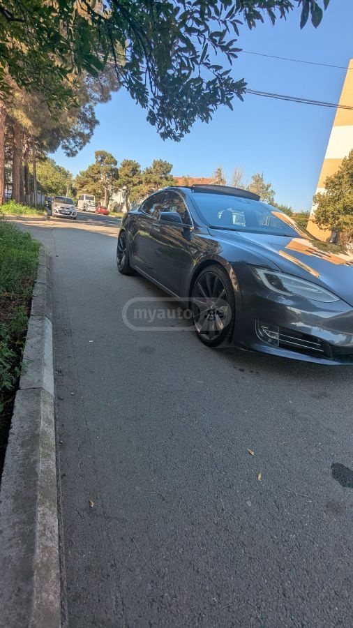 Tesla Model S