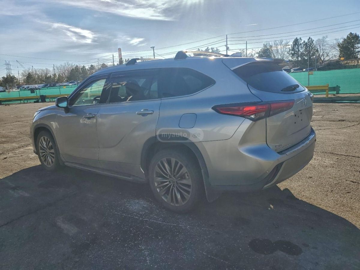 Toyota Highlander 2020 — photo 2