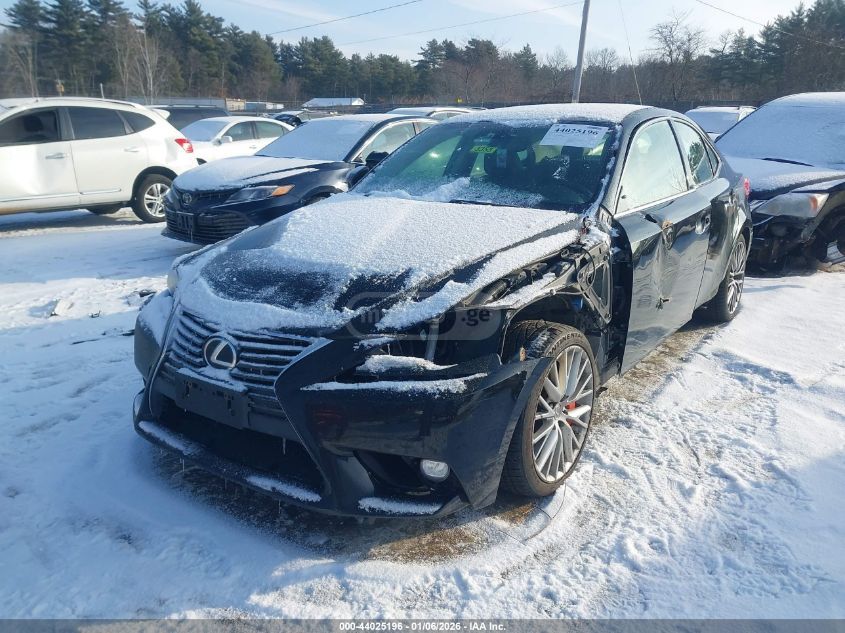 Lexus IS 300 2016 — photo 2