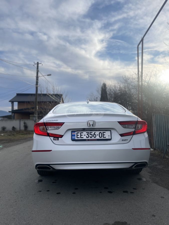 Honda Accord 2018 — photo 2