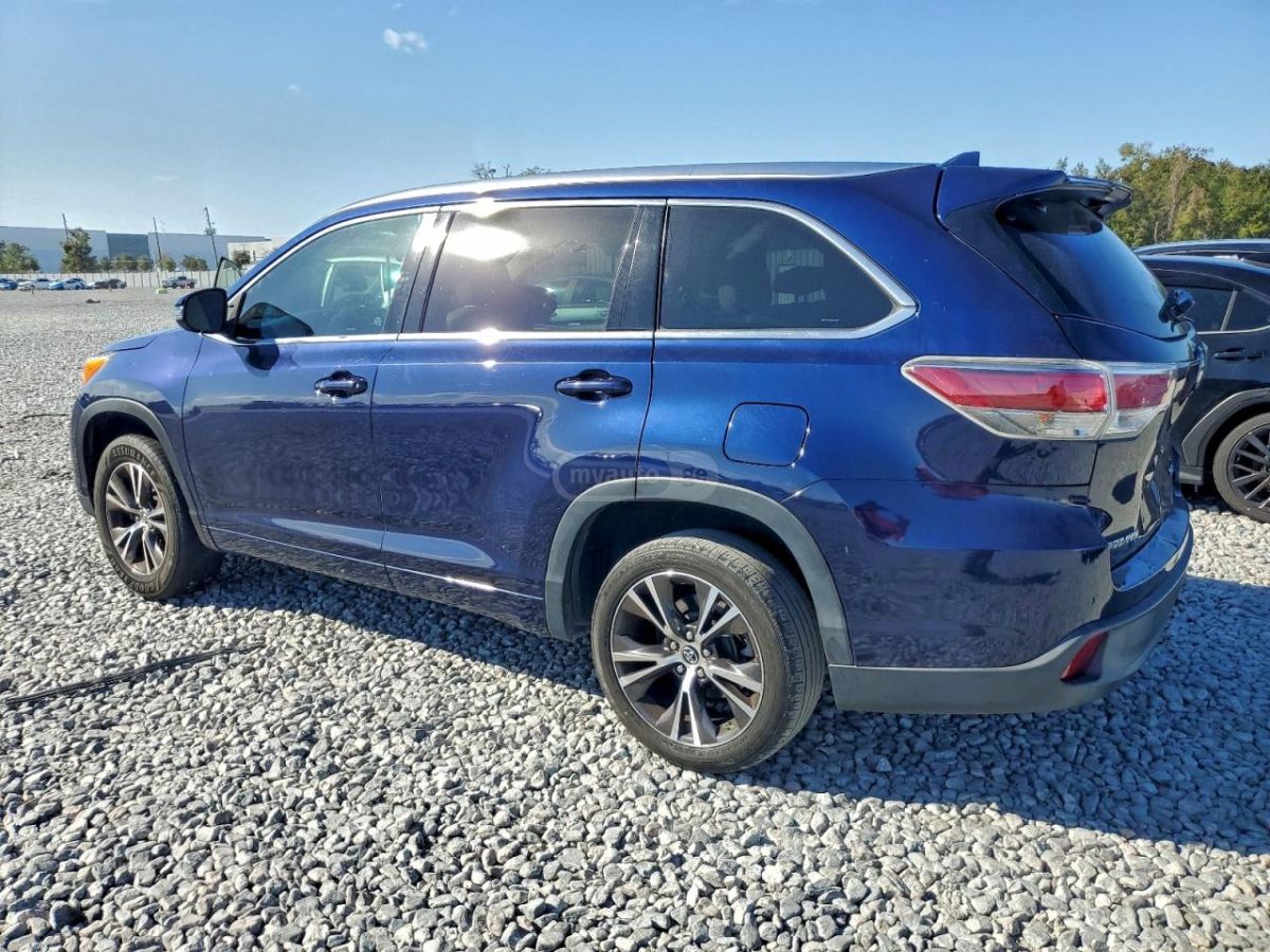 Toyota Highlander 2016 — photo 2