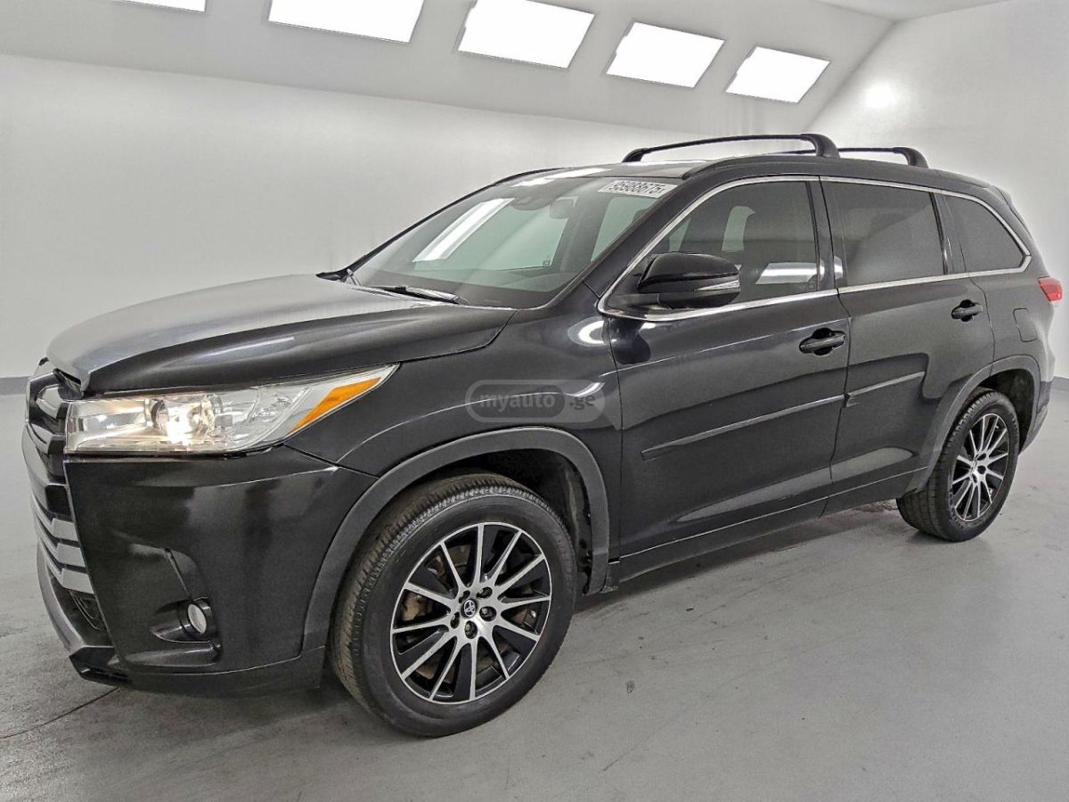 Toyota Highlander 2018 — photo 2