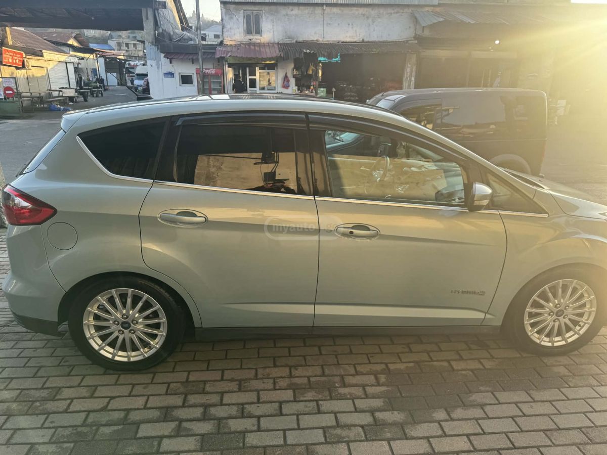 Ford C-Max 2013 — photo 2