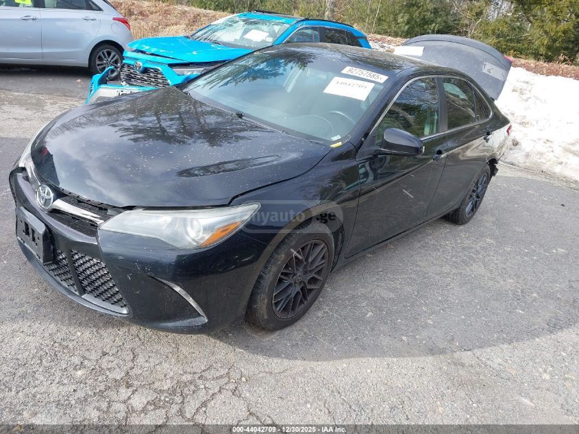 Toyota Camry 2016 — photo 2