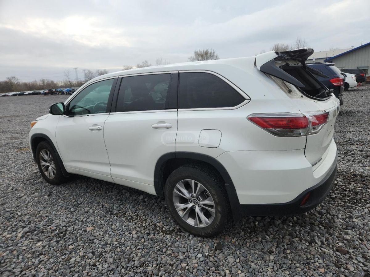Toyota Highlander 2016 — photo 2