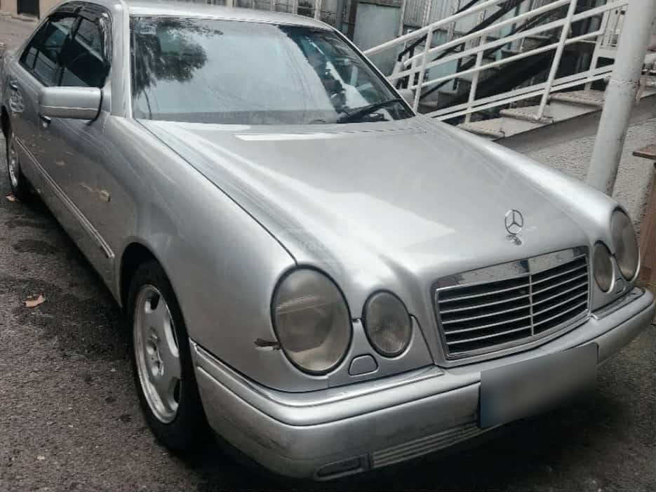 Mercedes-Benz E 240 1998 — photo 2