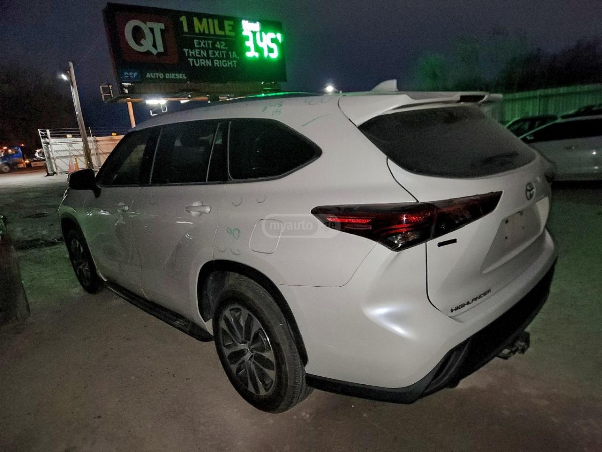 Toyota Highlander 2020 — photo 2