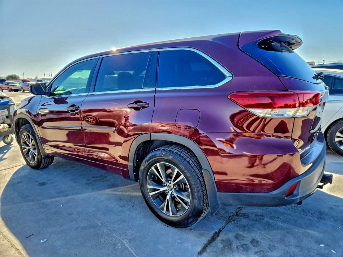 Toyota Highlander 2017 — photo 2