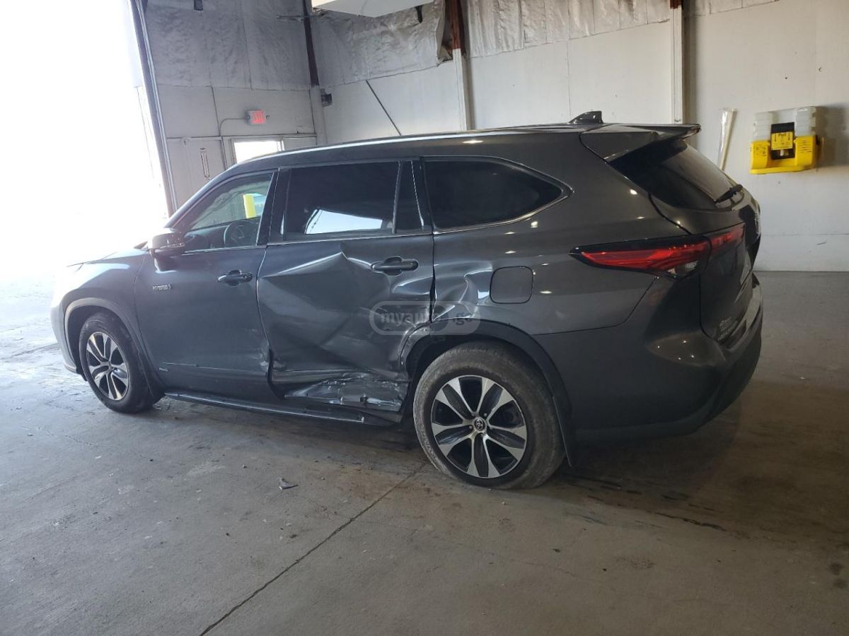 Toyota Highlander 2021 — photo 2