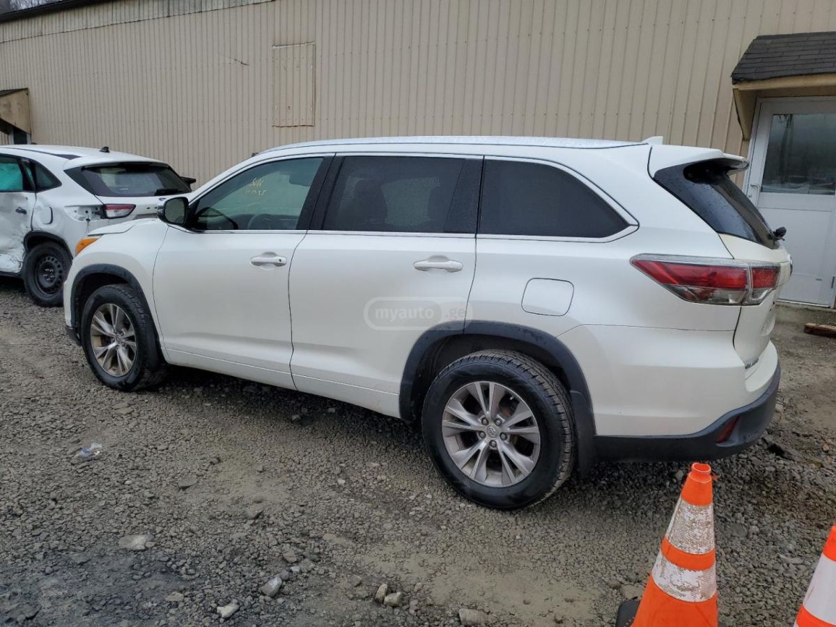 Toyota Highlander 2015 — photo 2